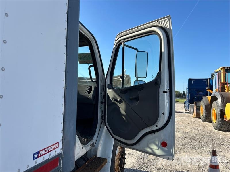 Freightliner M2106 4x2 Van Truck Box body trucks