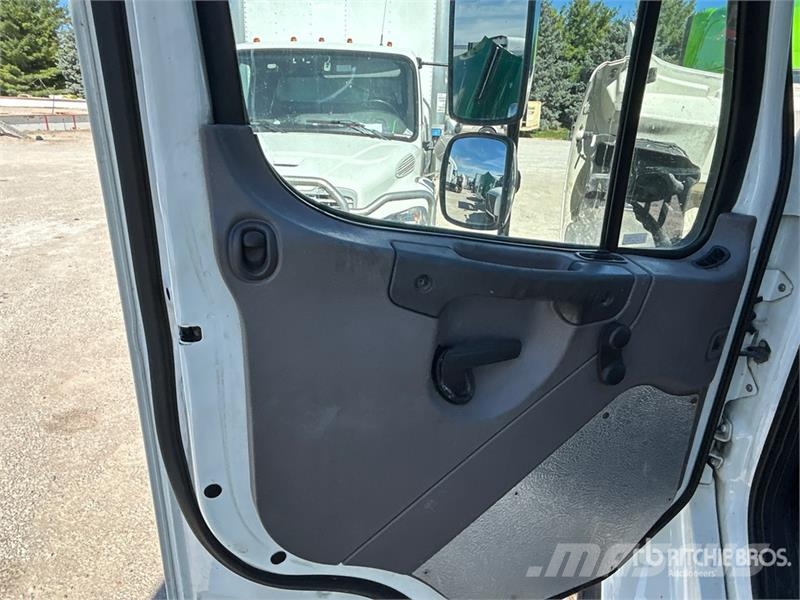 Freightliner M2106 4x2 Van Truck (Inoperable) Camion Fourgon