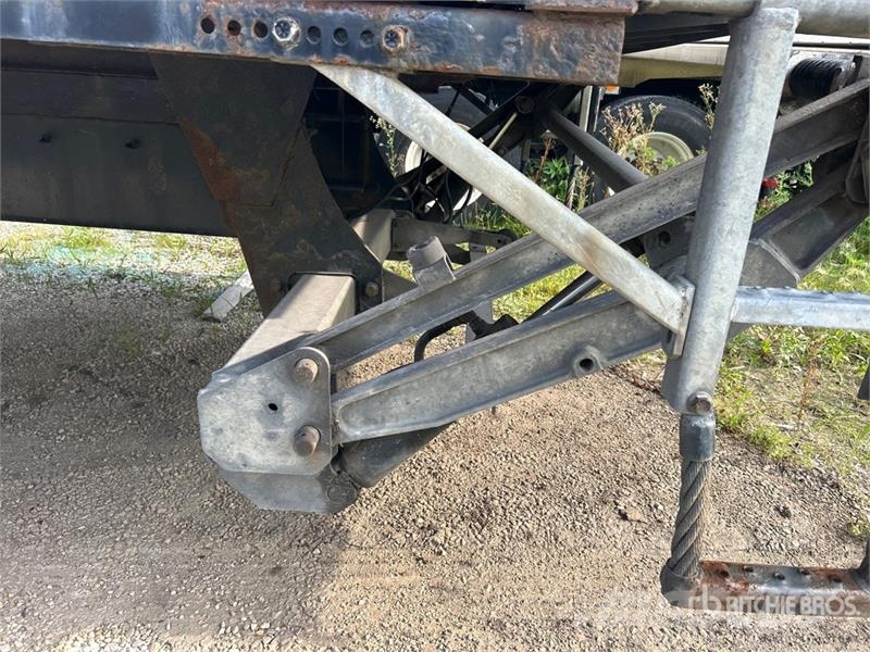 Freightliner M2106 4x2 Van Truck (Inoperable) Kastenaufbau