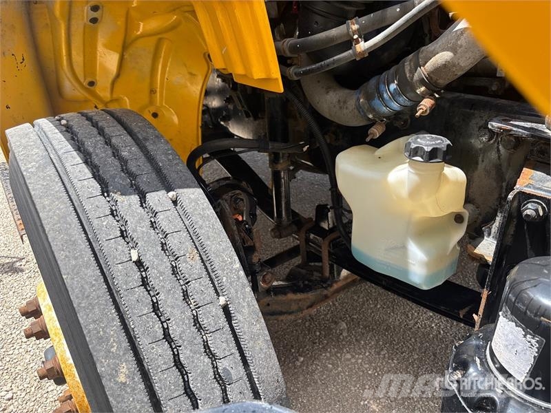 Freightliner M2106 4x2 Van Truck ボックスボディー、ウイング、箱車