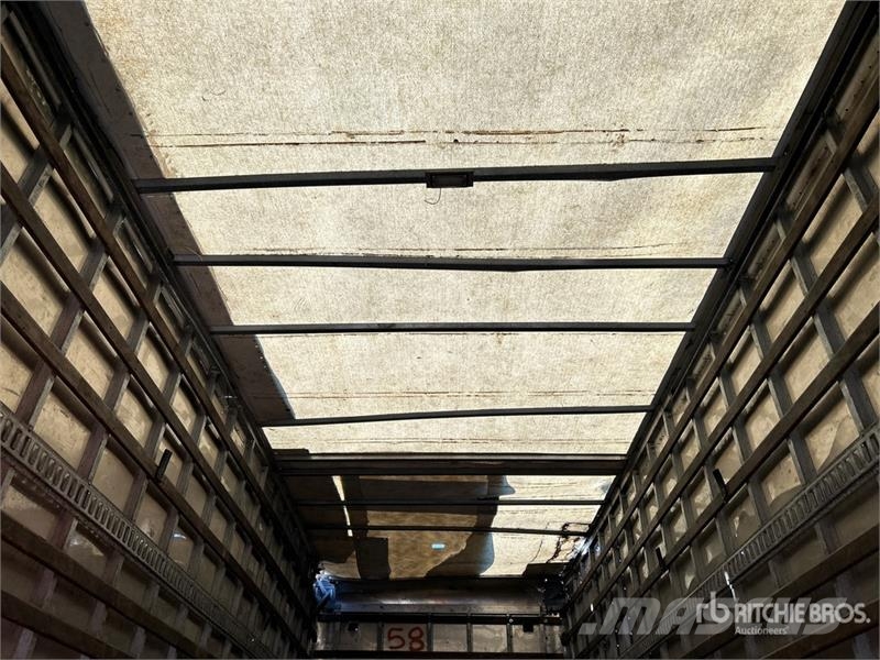 Freightliner M2106 4x2 Van Truck Фургони