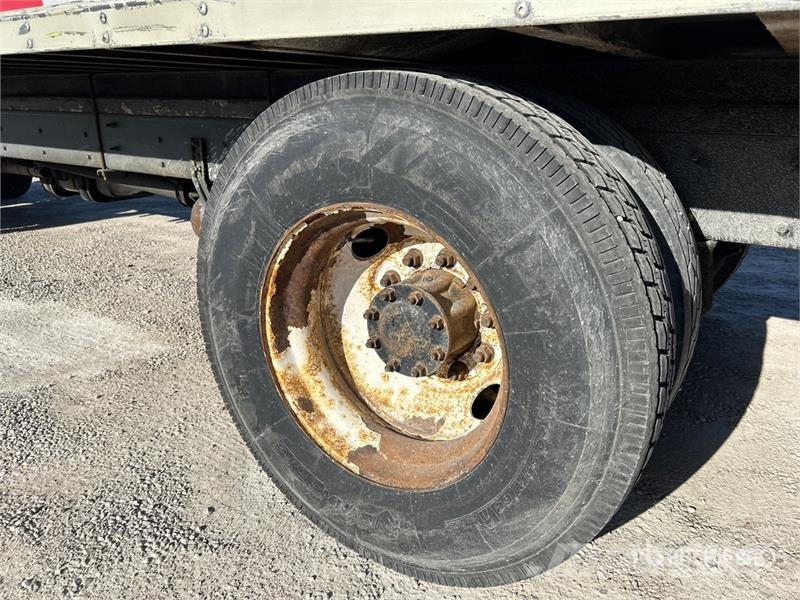 Freightliner M2106 4x2 Van Truck Box body trucks