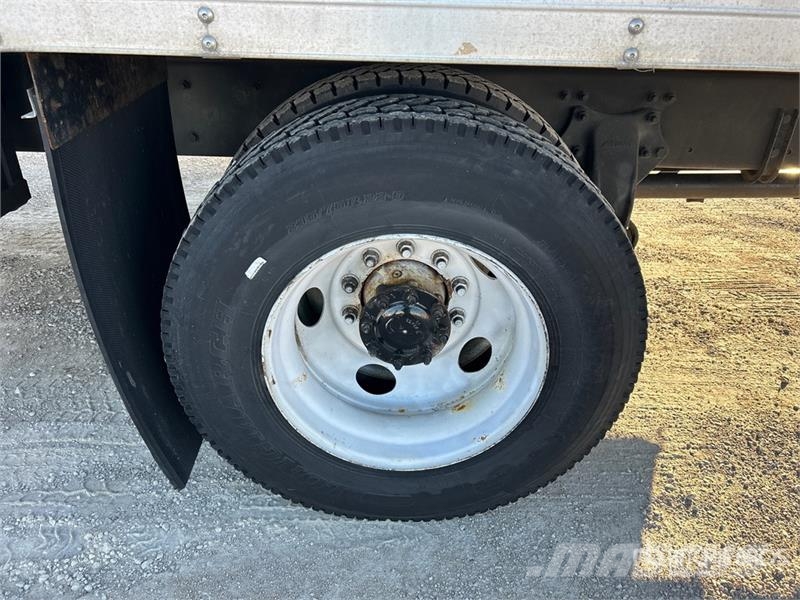 Freightliner M2106 4x2 Van Truck Camion Fourgon