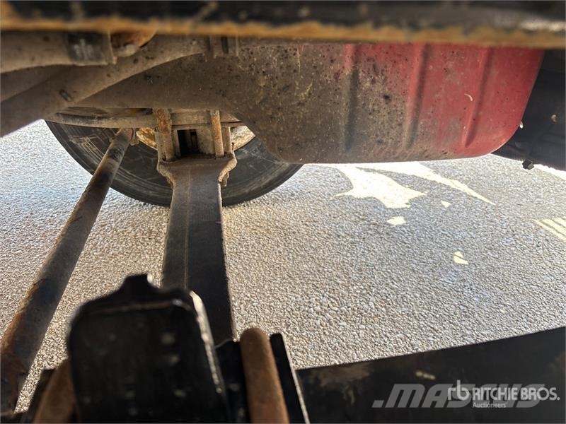 Freightliner M2106 4x2 Van Truck ボックスボディー、ウイング、箱車