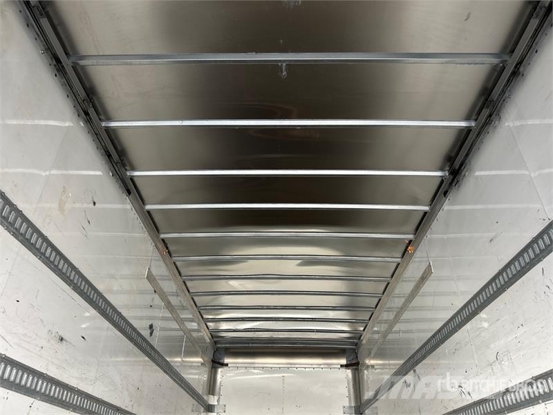 Freightliner M2106 4x2 Van Truck Kapali kasa kamyonlar