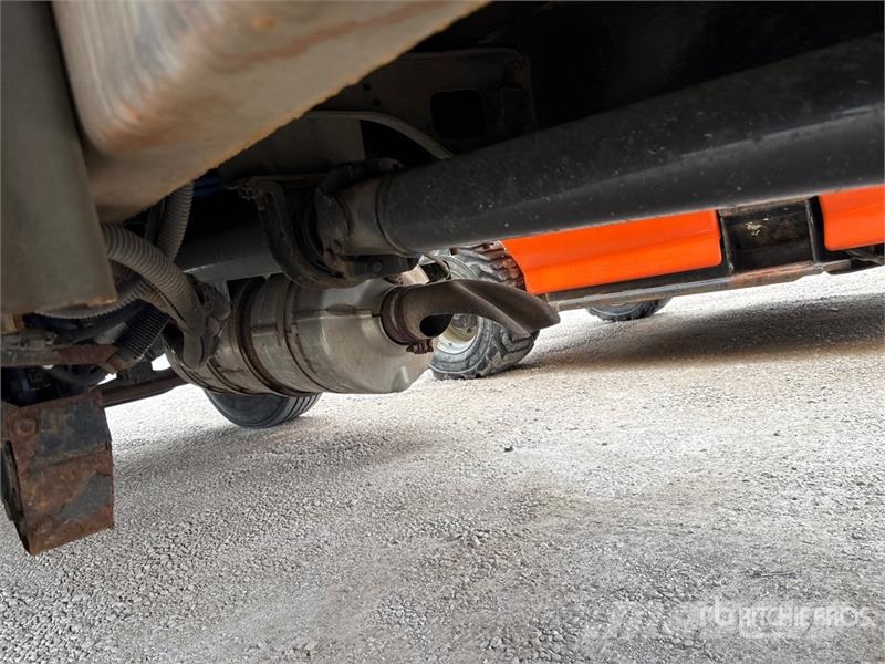Freightliner M2106 4x2 Van Truck ボックスボディー、ウイング、箱車