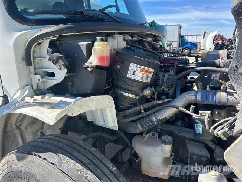 Freightliner M2106 4x2 Van Truck (Inoperable) Camion Fourgon