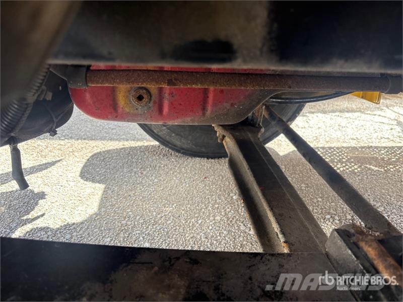 Freightliner M2106 4x2 Van Truck ボックスボディー、ウイング、箱車
