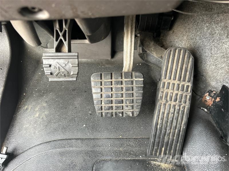 Freightliner M2106 4x2 Van Truck (Inoperable) Kastenaufbau