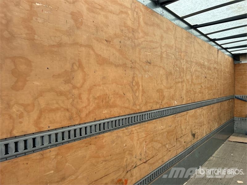 Freightliner M2106 4x2 Van Truck Box trucks