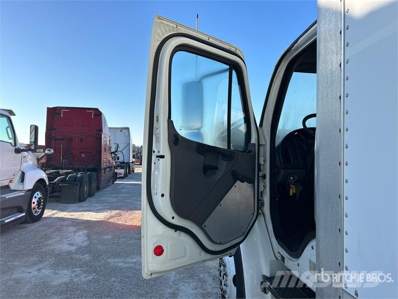 Freightliner M2106 4x2 Van Truck Camion Fourgon
