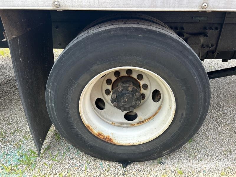 Freightliner M2106 4x2 Van Truck (Inoperable) Kastenaufbau