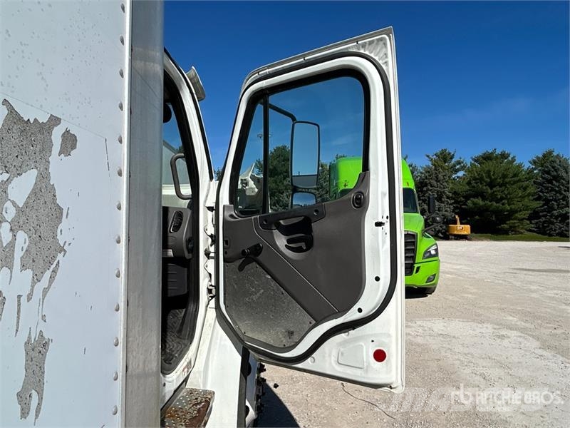 Freightliner M2106 4x2 Van Truck (Inoperable) Camion Fourgon
