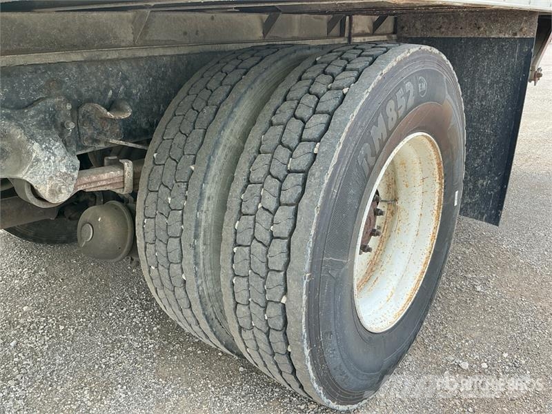 Freightliner M2106 4x2 Van Truck Грузовики-Фургоны