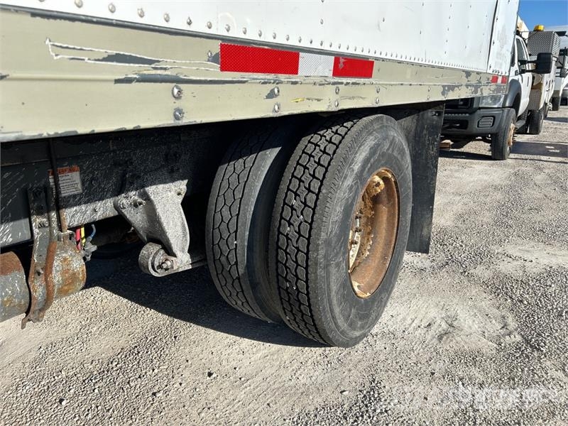 Freightliner M2106 4x2 Van Truck Фургони