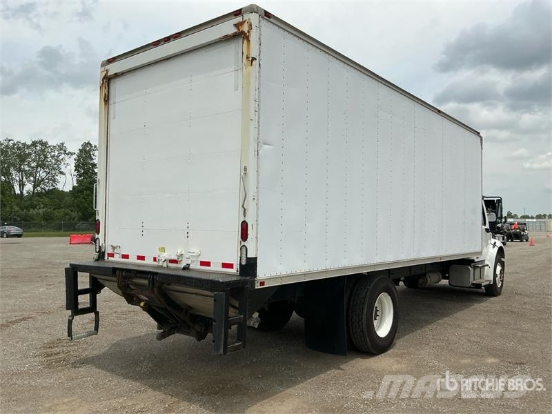 Freightliner M2106 4x2 Van Truck Грузовики-Фургоны
