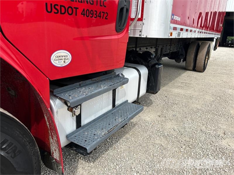 Freightliner M2106 4x2 Van Truck Box trucks