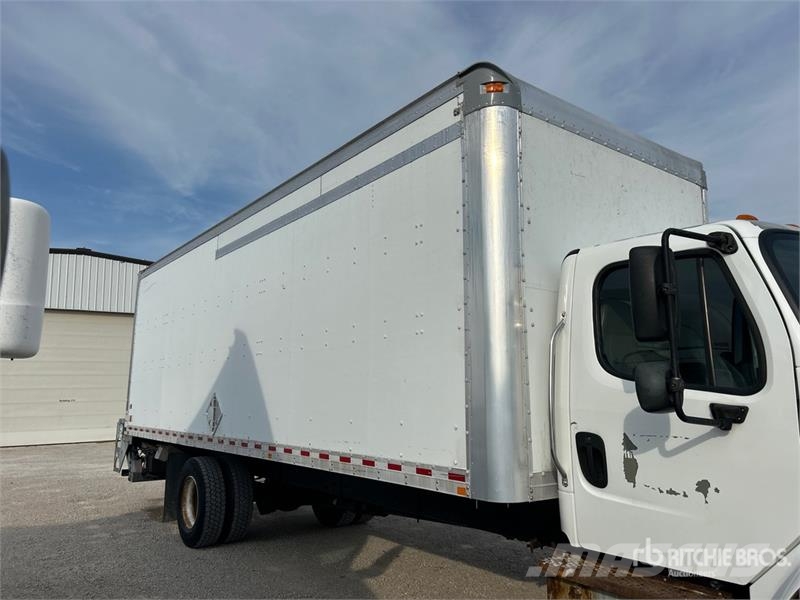 Freightliner M2106 4x2 Van Truck Kapali kasa kamyonlar