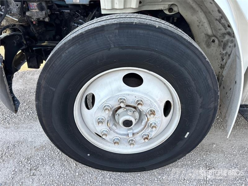 Freightliner M2106 4x2 Van Truck Camion Fourgon
