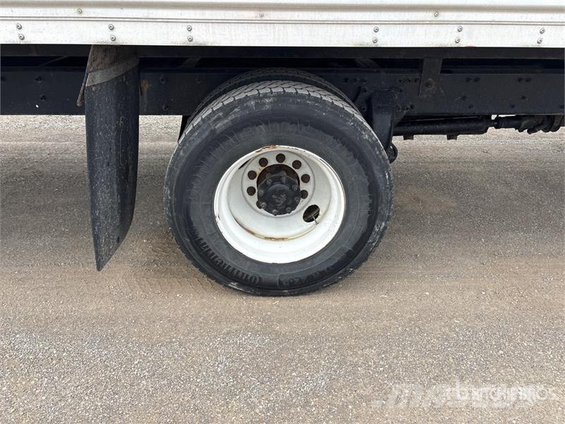 Freightliner M2106 4x2 Van Truck Грузовики-Фургоны
