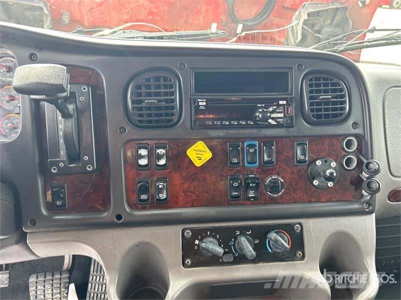 Freightliner M2106 4x2 Van Truck Box trucks