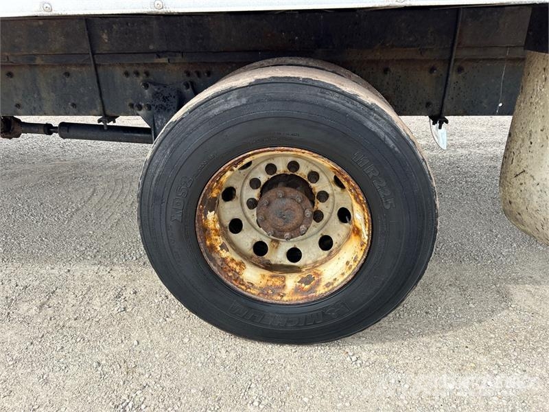 Freightliner M2106 4x2 Van Truck Box trucks