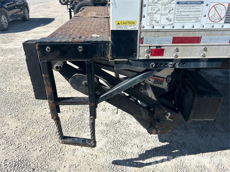 Freightliner M2106 4x2 Van Truck (Inoperable) Camion Fourgon