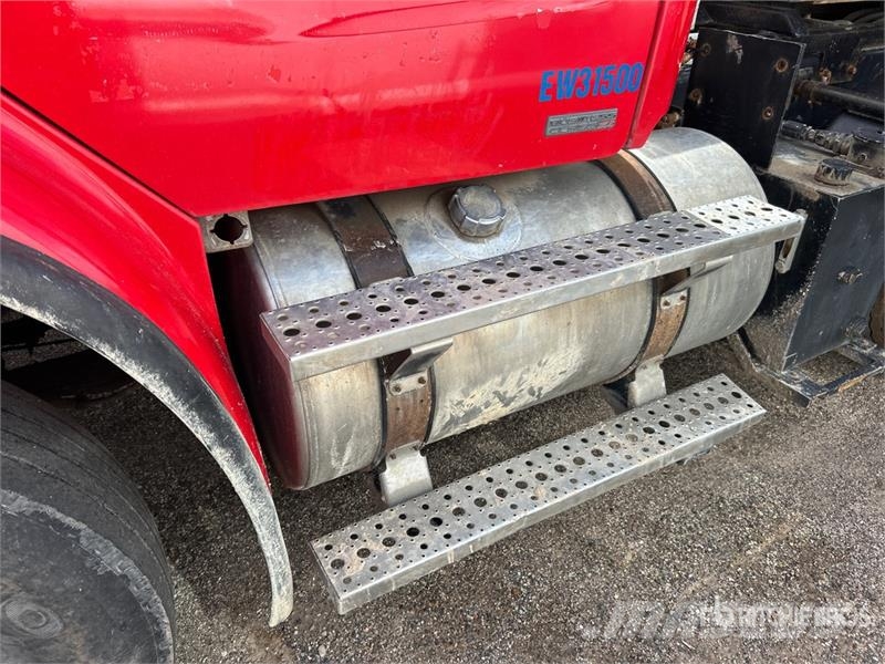 Freightliner M2112 8x4 Hi-Rail Tri/A Dump Truck Pašizgāzējs