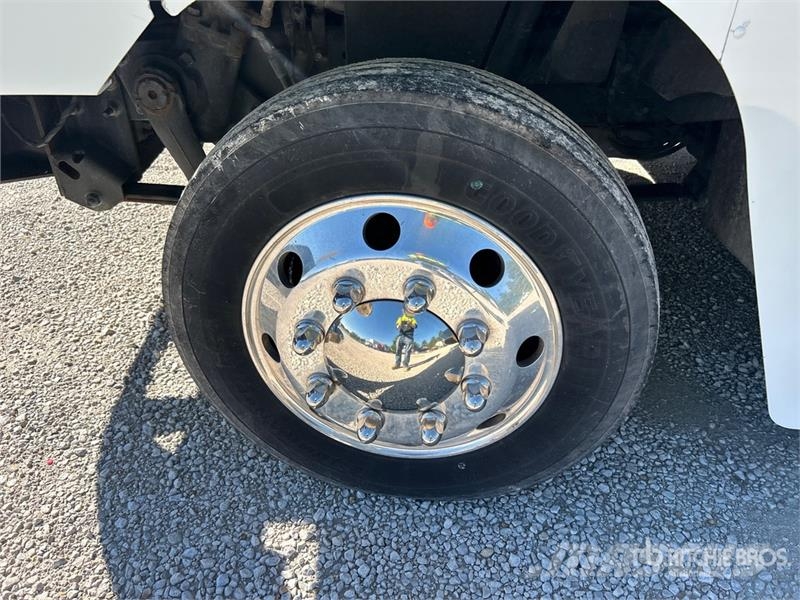 Freightliner MT45 Vehículos de caha cerrada