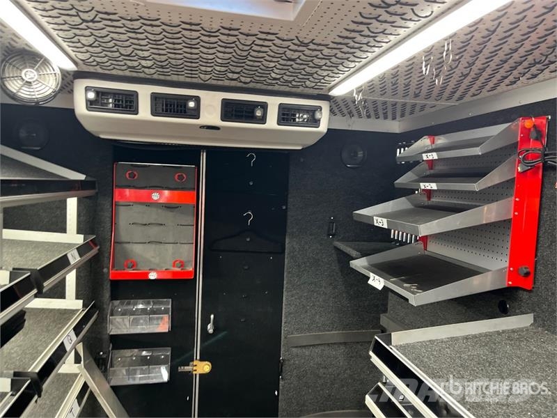 Freightliner MT55 هيكل صندوقي