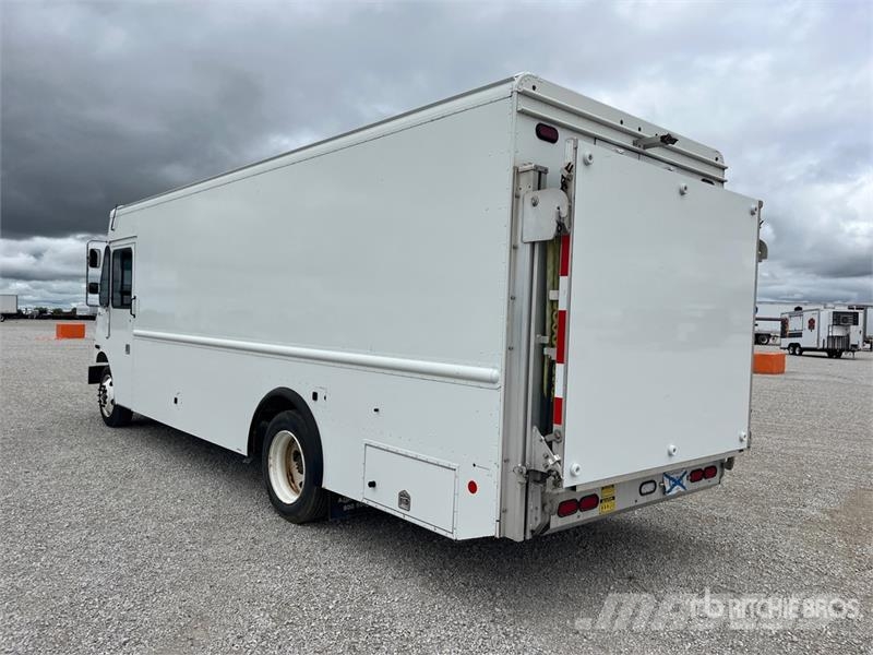 Freightliner MT55 هيكل صندوقي