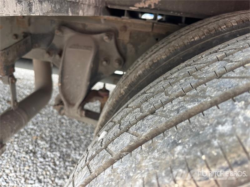 Freightliner MT55 هيكل صندوقي