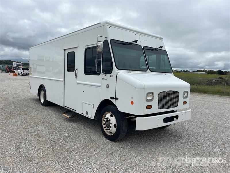 Freightliner MT55 هيكل صندوقي