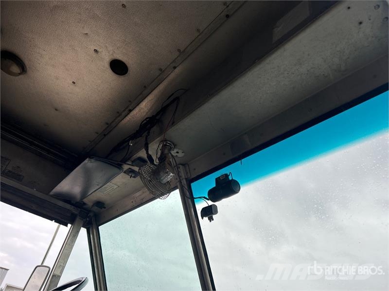 Freightliner MT55 박스 바디