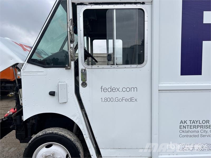 Freightliner MT55 박스 바디