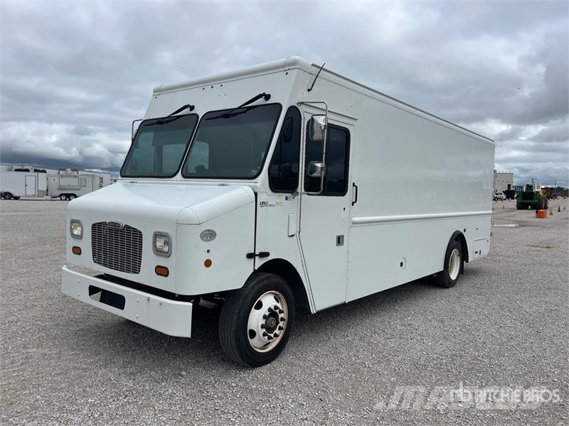 Freightliner MT55 هيكل صندوقي