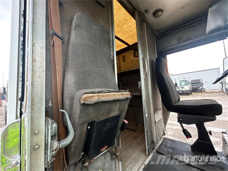 Freightliner MT55 박스 바디