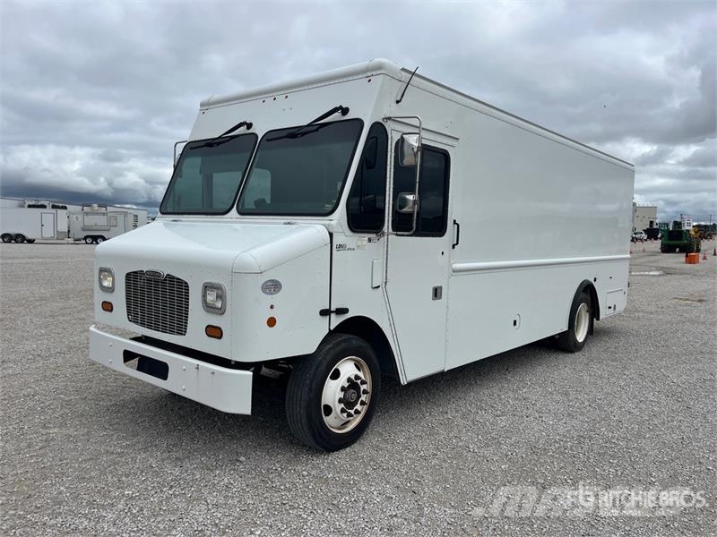 Freightliner MT55 هيكل صندوقي