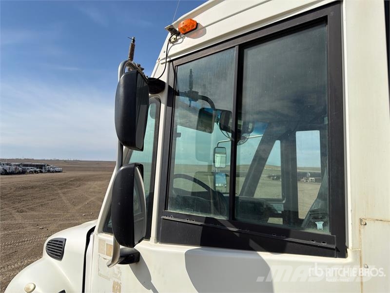 Freightliner Saf-T-Liner C2 4x2 28-Seat Transit Bus Mini autobusi
