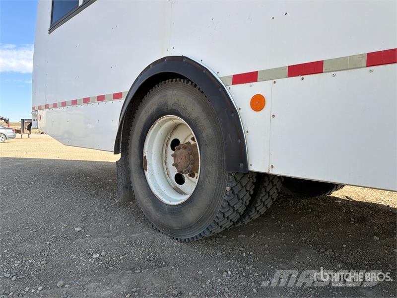 Freightliner Saf-T-Liner C2 4x2 28-Seat Transit Bus Mini autobusi