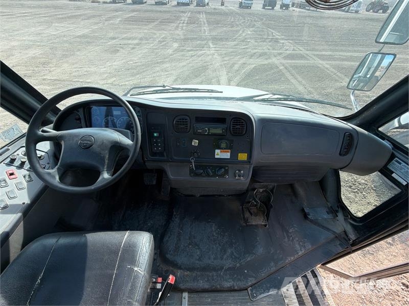 Freightliner Saf-T-Liner C2 4x2 28-Seat Transit Bus Mini autobusi