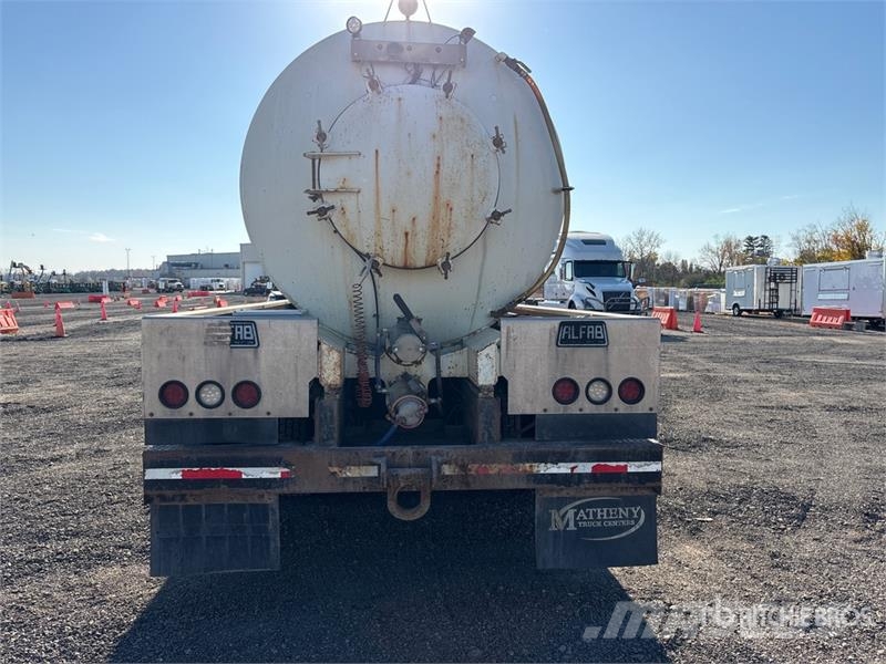 Freightliner SD122 10x4 Tanker Truck Säiliöautot