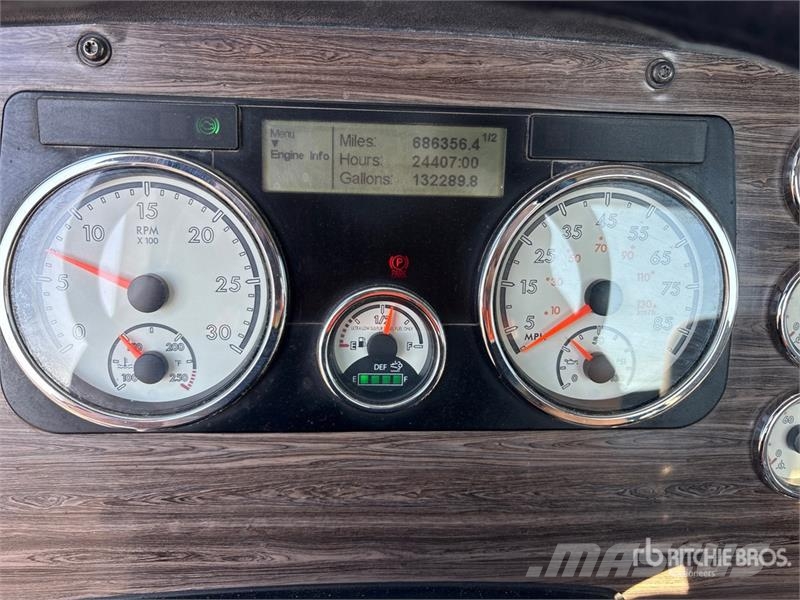 Freightliner SD122 10x4 Tanker Truck Säiliöautot