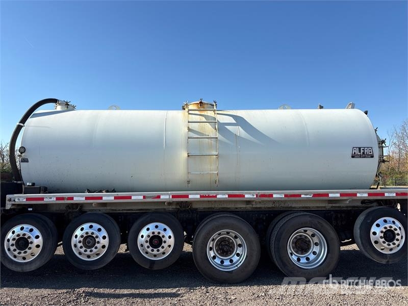 Freightliner SD122 10x4 Tanker Truck Säiliöautot