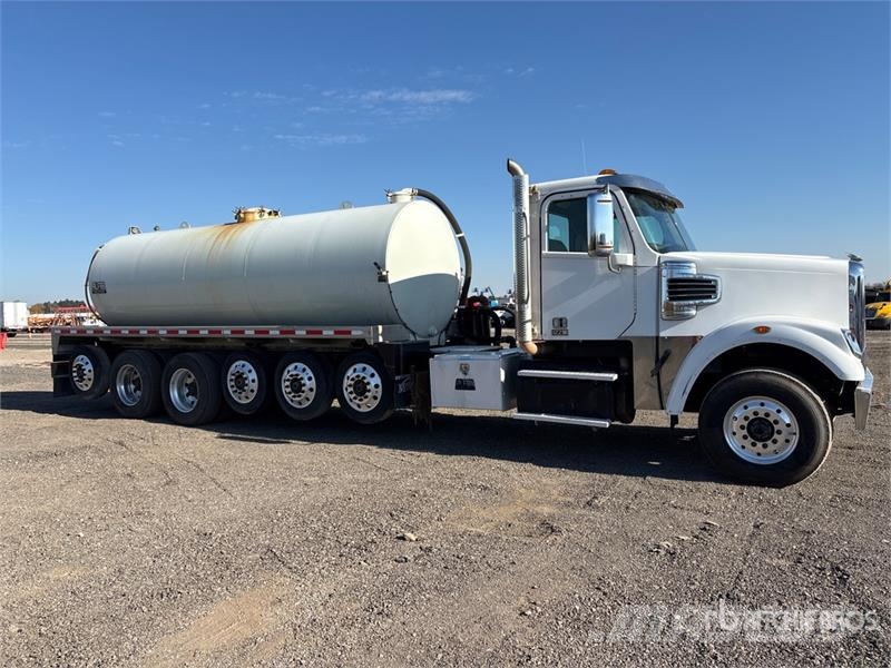 Freightliner SD122 10x4 Tanker Truck Säiliöautot