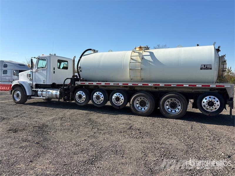 Freightliner SD122 10x4 Tanker Truck Säiliöautot