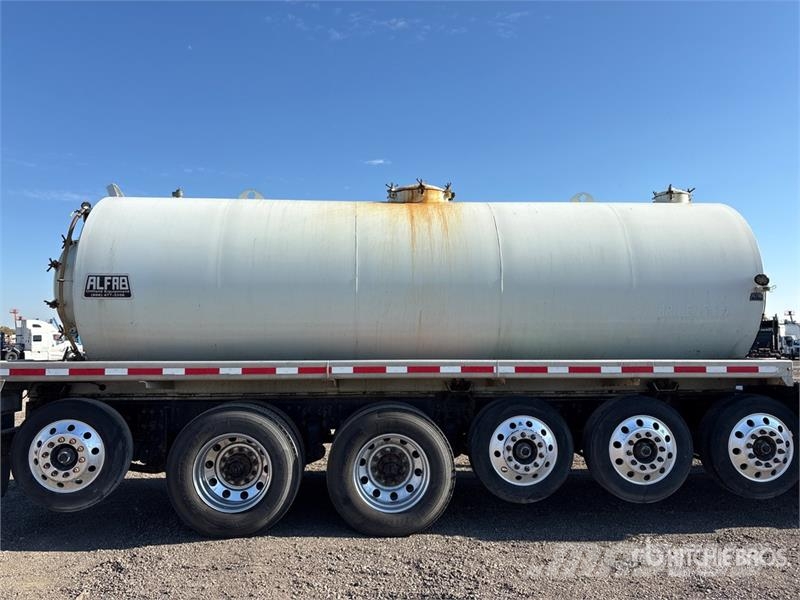 Freightliner SD122 10x4 Tanker Truck Säiliöautot