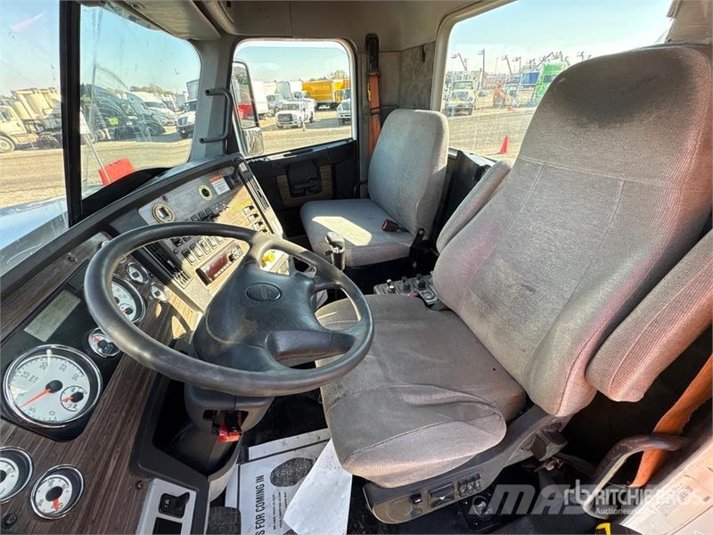 Freightliner SD122 10x4 Tanker Truck Säiliöautot