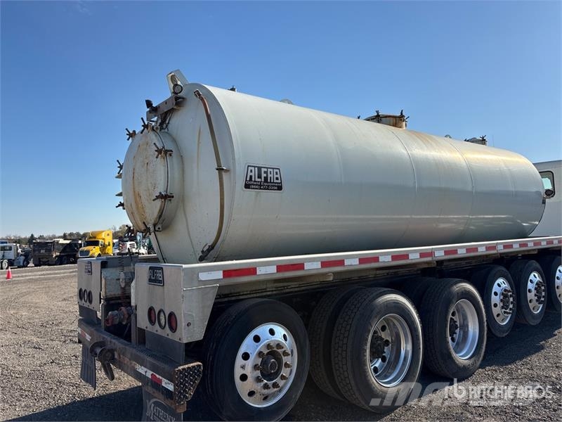 Freightliner SD122 10x4 Tanker Truck Säiliöautot