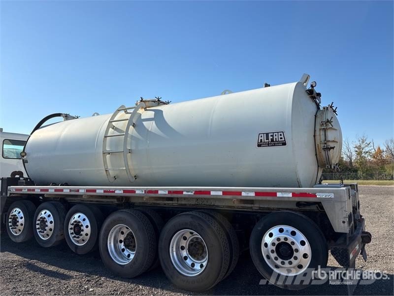 Freightliner SD122 10x4 Tanker Truck Säiliöautot
